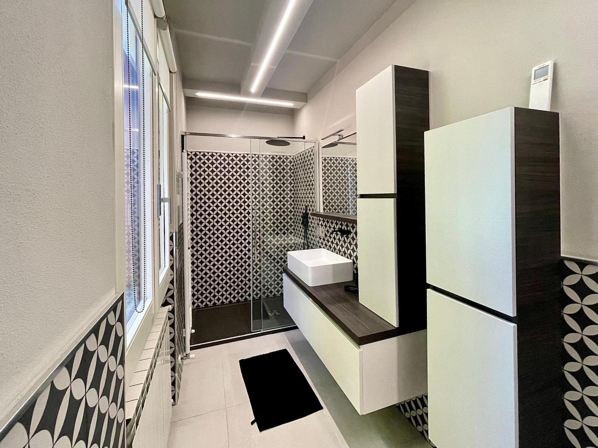 Elegant & Comfortable Modern With Swimming Pool