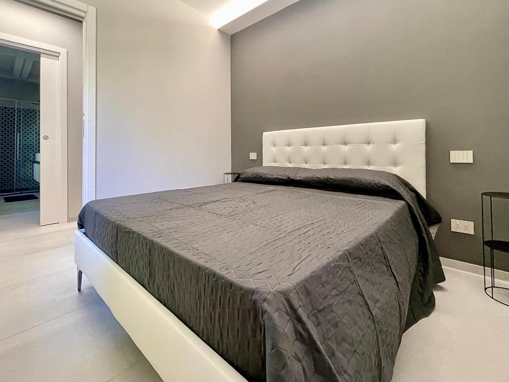 Elegant & Comfortable Modern With Swimming Pool