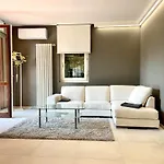 Elegant & Comfortable Modern Home With Swimming Pool