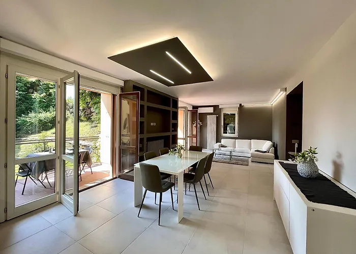Elegant & Comfortable Modern Home With Swimming Pool